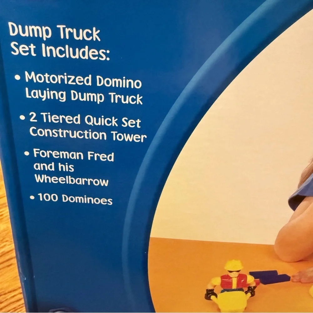 SPIN MASTER KNOCK-IT-DOWN BLOCK TOWN 100 DOMINOES GAME SET